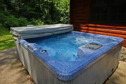 Spacious 8-Bedroom Retreat at Martinwoods Cabins, Perfect for family gatherings