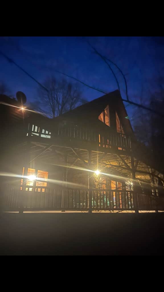 Spacious 8-Bedroom Retreat at Martinwoods Cabins, Perfect for family gatherings