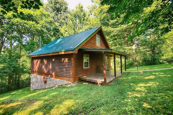 Wildflower Cabin in Hocking Hills | Private, Cozy, Hot Tub Getaway