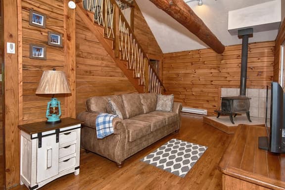 Wildflower Cabin in Hocking Hills | Private, Cozy, Hot Tub Getaway
